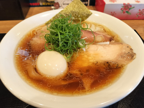 「全部乗せ地鶏中華そば」@ジャパニーズヌードルズ 娘娘の写真