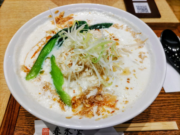 「豆漿鶏湯麺 1210円」@春水堂 アミュプラザ博多店の写真