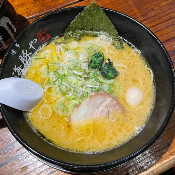 「ラーメン 750円（普通）」@西新 海豚やの写真