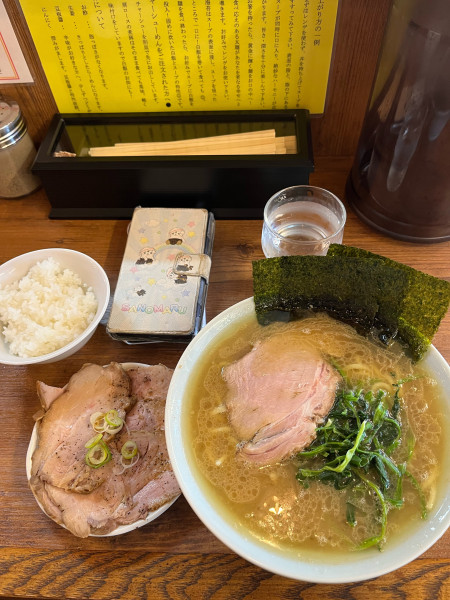 「ラーメンチャーシュー増し硬濃、ライス」@横濱家系らーめん 元喜家 大垣店の写真