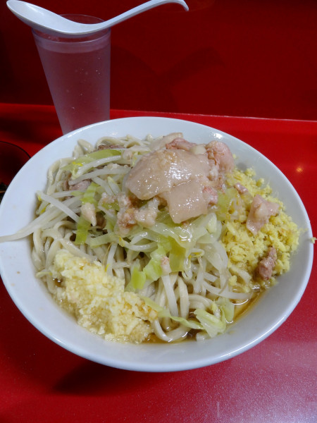 「小950円 塩100円🫚50円キムチ100円」@ラーメン二郎 越谷店の写真