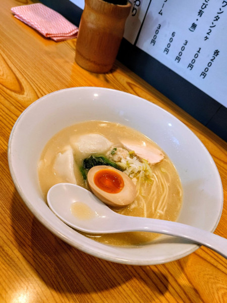 「鶏そば　濃厚鶏白湯」@支那そば 一本気の写真