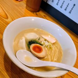 鶏そば　濃厚鶏白湯