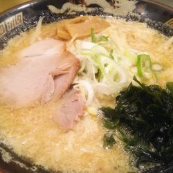 札幌味噌らーめん 880円＋半ライス 120円