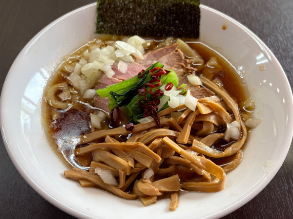 「醤油らーめん＋メンマ」@自家製手打ち麺 禿の写真