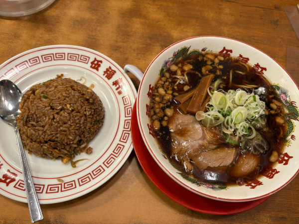 「背脂醤油ラーメン790円 黒ヤキメシ定食260円」@東京背脂黒醤油ラーメン 伍福軒 大宮店の写真