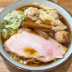 ワンタン麺 1100円＋味付替え玉 鶏油 250円