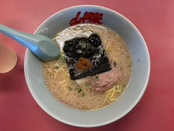 「朝ラーメン＋替え玉（1玉）」@ラーメン山岡家 つくば中央店の写真
