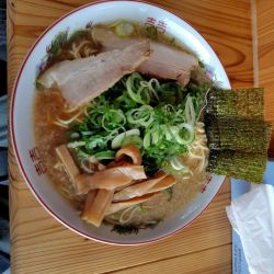 背脂醤油ラーメン