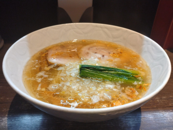 「塩らぁ麺」@支那そばや 本店の写真