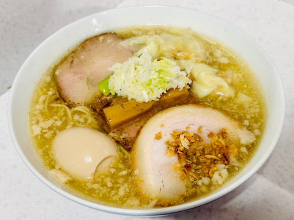 「特製塩らぁ麺（大）【1800円】」@ラーメン星印の写真
