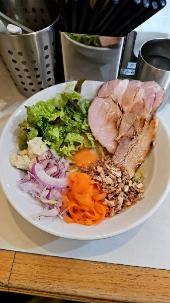 「【限定】松阪牛の牛油そば(生たまご付)1,300円＋チャーシュー」@麺屋 扇 SENの写真