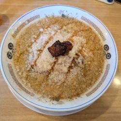 大脂並盛り手揉み麺990円