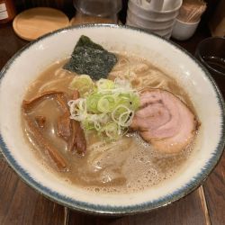 らーめん・中盛（９５０円）