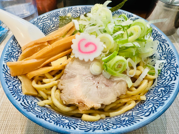 「昔ながらの油そば（中）【990円】」@つけ麺 紅葉の写真