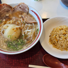 ラーメン 尊の画像