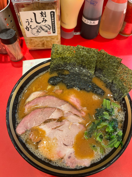 「チャーシュー麺、硬濃」@王道家直伝 家系ラーメン 本ごう家王道乃印の写真