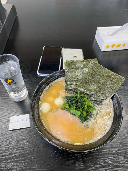 「ラーメン並うずら、硬濃」@横浜家系ラーメン 貴一の写真