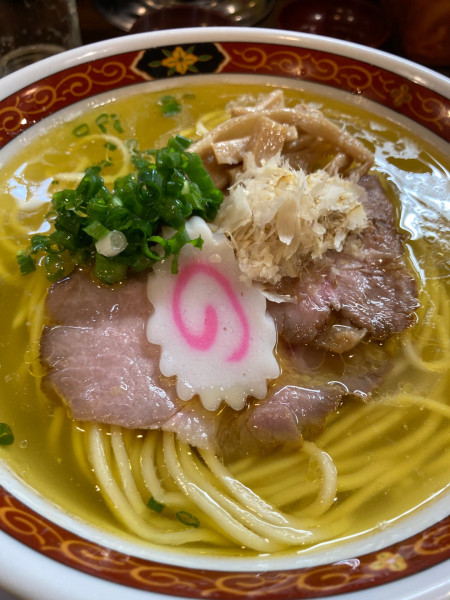 「黄金鶏塩中華そば¥930」@縁乃助商店の写真