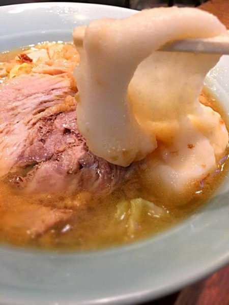 「中ラーメン ~麺を餅に変更~」@立川マシマシ 太田店の写真