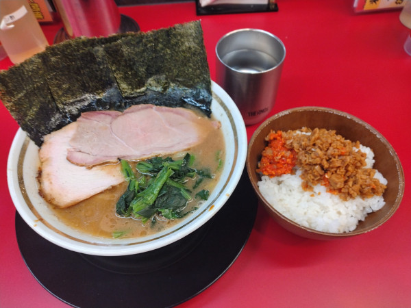 「ラーメン(並)¥850+のり¥100+中ライス¥150-」@との丸家 小山店の写真