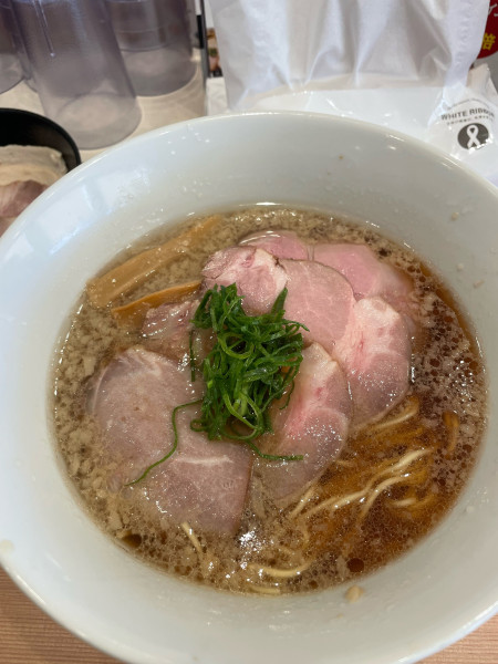 「特製背脂醤油らぁ麺（大盛り）」@らぁ麺はやし田 岩槻店の写真