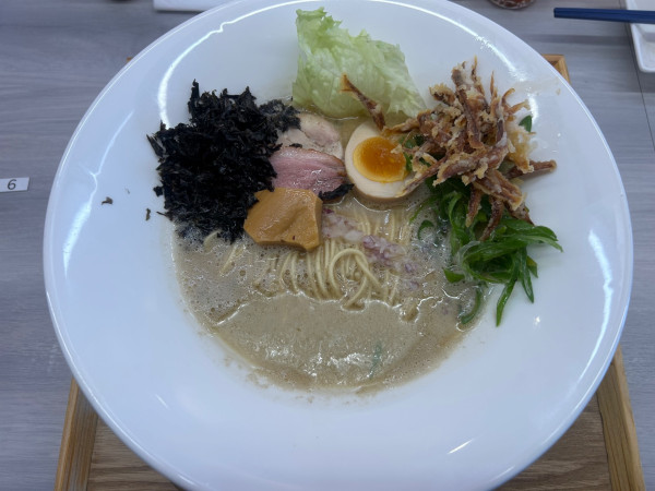 「【限定麺】Z麺瀬戸内いりこと鶏白湯 1,320円」@鶏塩麺リオンの写真