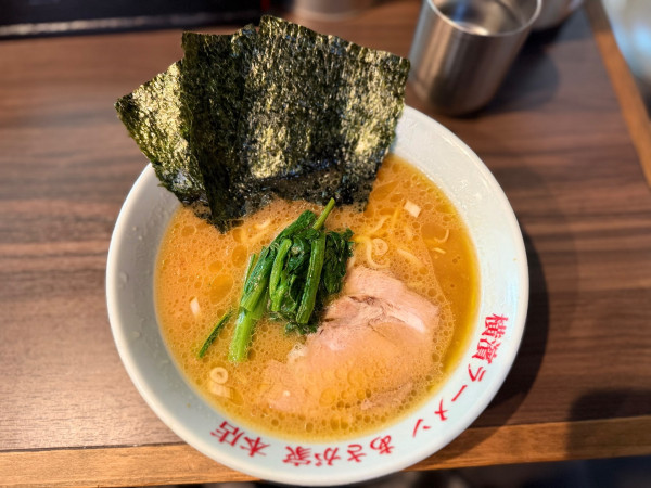 「ラーメン 並(好み全部ふつう)950円」@横濱ラーメン あさが家 本店の写真