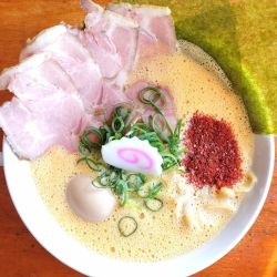 スタミナ激辛鶏白湯 全部のせ 1350円