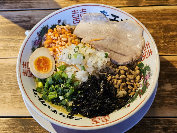 「【限定】マゼマゼカキカキ~特濃牡蠣マゼソバ~ 1300円」@煮干結社 弘前店の写真