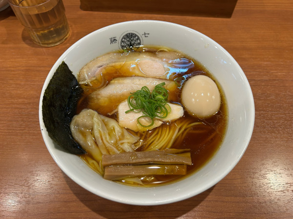 「特製醤油ラーメン」@らぁ麺 とうひちの写真