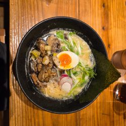 炭焼きラーメン