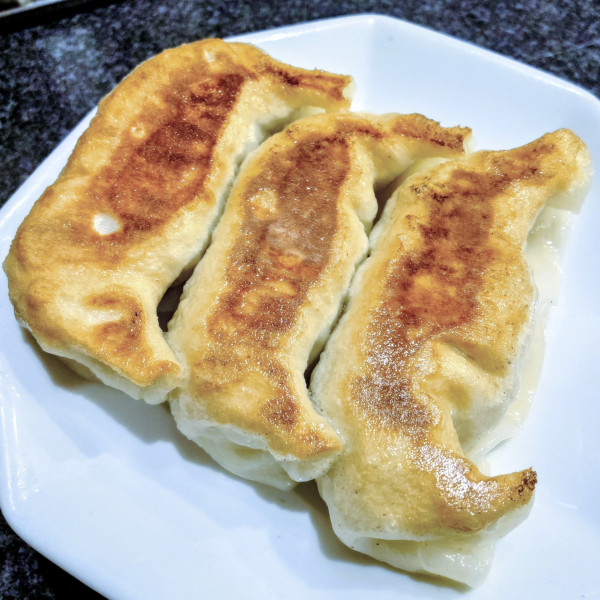 「半黒豚餃子」@炒飯屋ICHIの写真