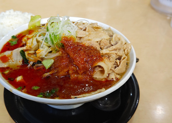 「旨辛味噌タンメン激辛+豚バラ肉増し+半ライス」@札幌タンメン ベジ達 葛西店の写真