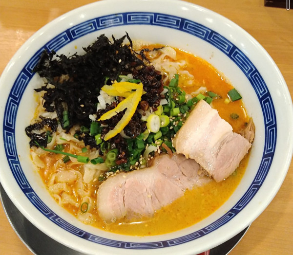 「葱塩そば＋辛脂(中辛)」@燕三条中華そば ぎと家 花崎店の写真