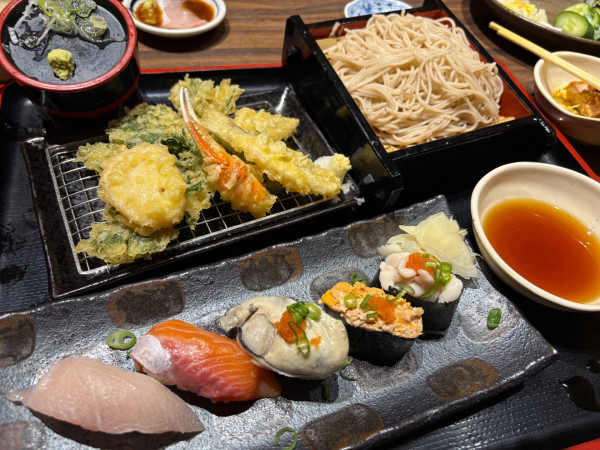 「冬の寿司と天ぷら蕎麦セット1738円+その他いろいろ」@がってん食堂 大島屋 新座店の写真