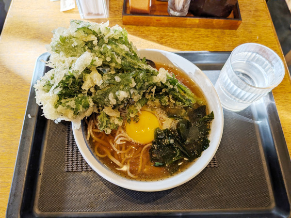 「春菊天そば＋生卵」@しぶそば 武蔵小杉店の写真