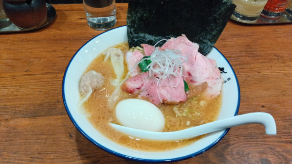 「特製ラーメン」@豚骨 蒼翔の写真