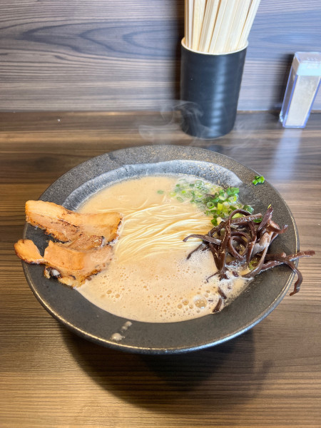「純とんこつラーメン白」@純とんこつラーメン あんてい 春日井店の写真