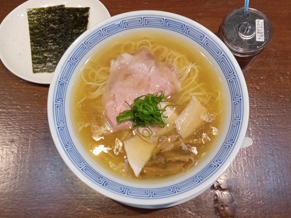 「白醤油らぁめん」@らぁめん信shinの写真