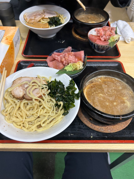 「つけ麺まぐろ中落ち丼　1300円」@魚介つけ麺 うねりの写真