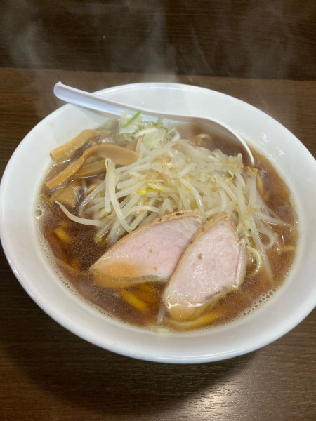 「煮干し正油・大盛り・ゆでもやし（８００円）」@ラーメン木曜日の写真