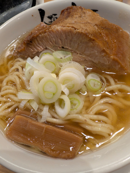 「らーめんmacro・世界一厚切り」@人類みな麺類の写真