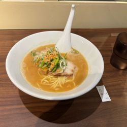 鶏白湯　930円