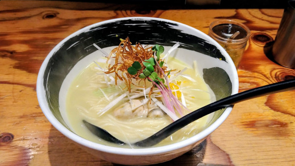 「【限定】牡蠣そば」@麺場 浜虎 横浜店の写真