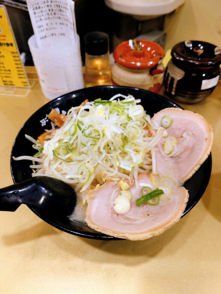 「牛骨ラーメン」@超ごってり麺 ごっつ 秋葉原店の写真