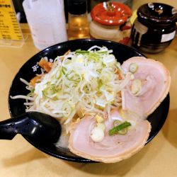 牛骨ラーメン