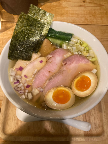 「塩ラーメン特製のせ」@いえろうの写真