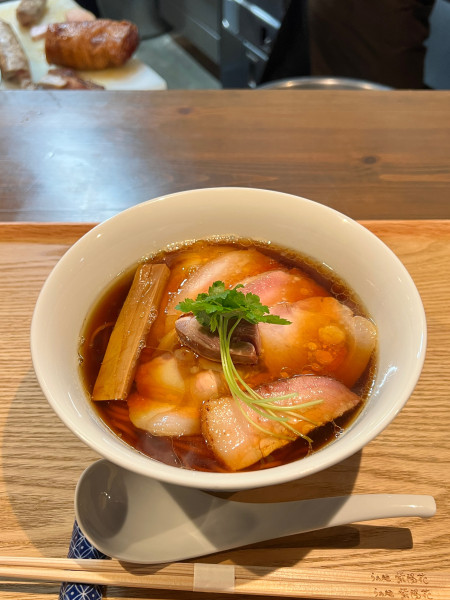 「醤油ちゃーしゅー麺」@らぁ麺 紫陽花の写真