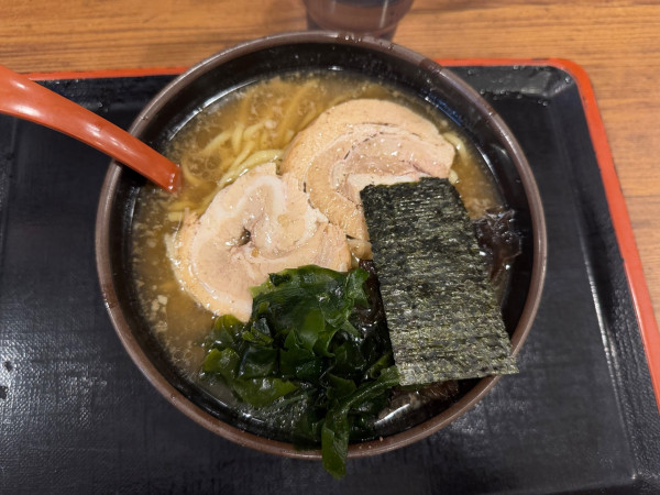 「ラーメン並盛 950円」@イレブンフーズ  源流の写真